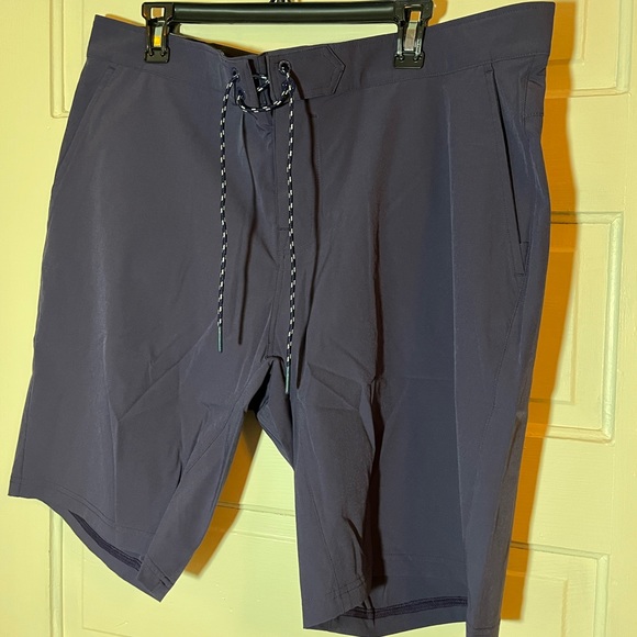 GREYSON Indian Wells Board Short in Abyss Size 40” - Picture 8 of 13